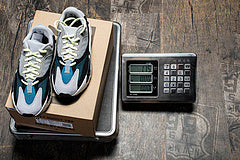 Reps Sneakers Yeezy Boost 700 OG“Wave Runner” B75571