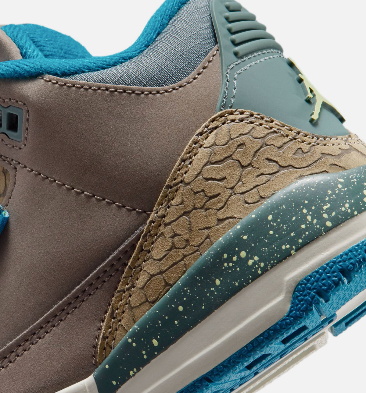 Air Jordan 3 Retro Olive Grey | Preschool Lifestyle Shoe | Olive Grey/Abyss/Khaki/Sea Glass