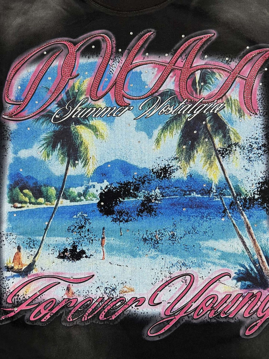 DUAA Forever Young Beach Graphic T-Shirt