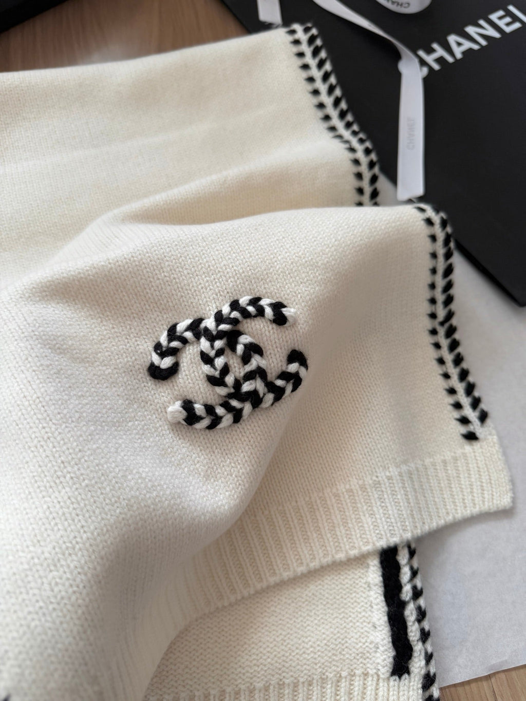 Chanel Style Contrast-Edge Knit Scarf