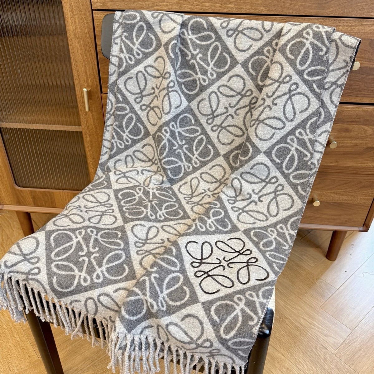 Gray and Beige Loop Pattern Fringed Knitted Scarf