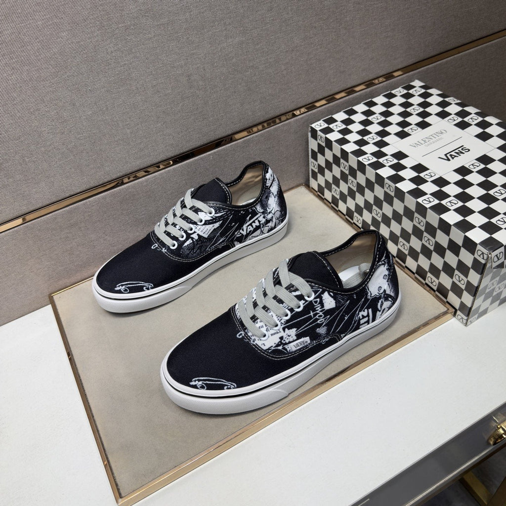 Vans Black Graphic Low-Top Sneakers - White Foxing And Outsole