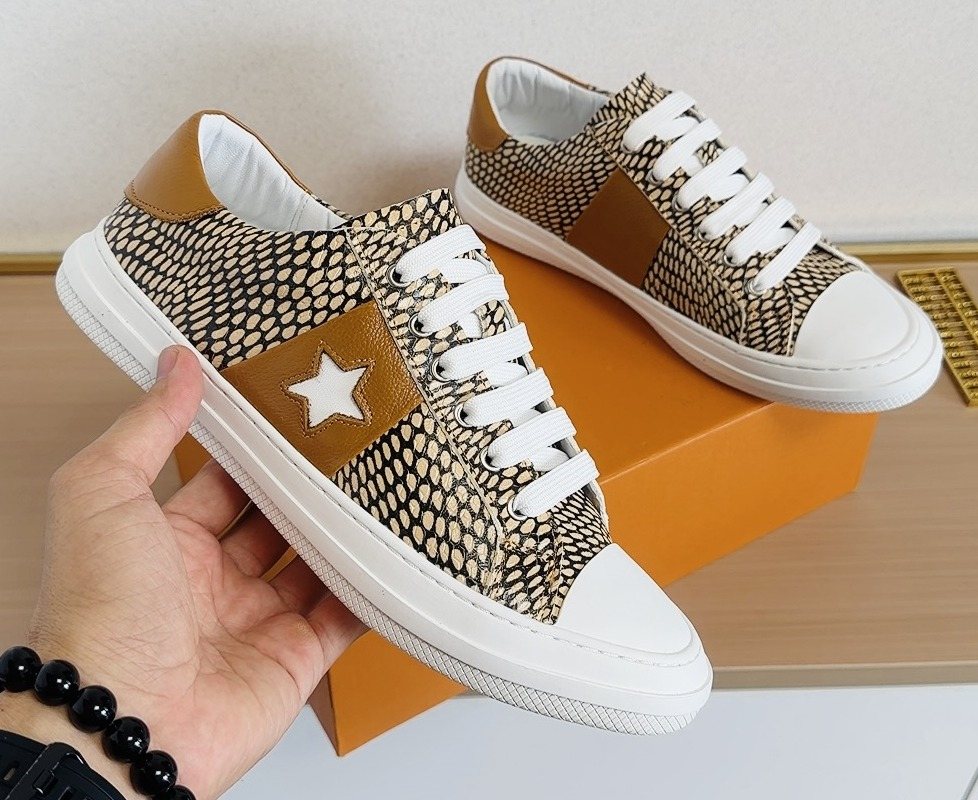 Louis Vuitton Men's Star-Panel Low-Top Sneakers