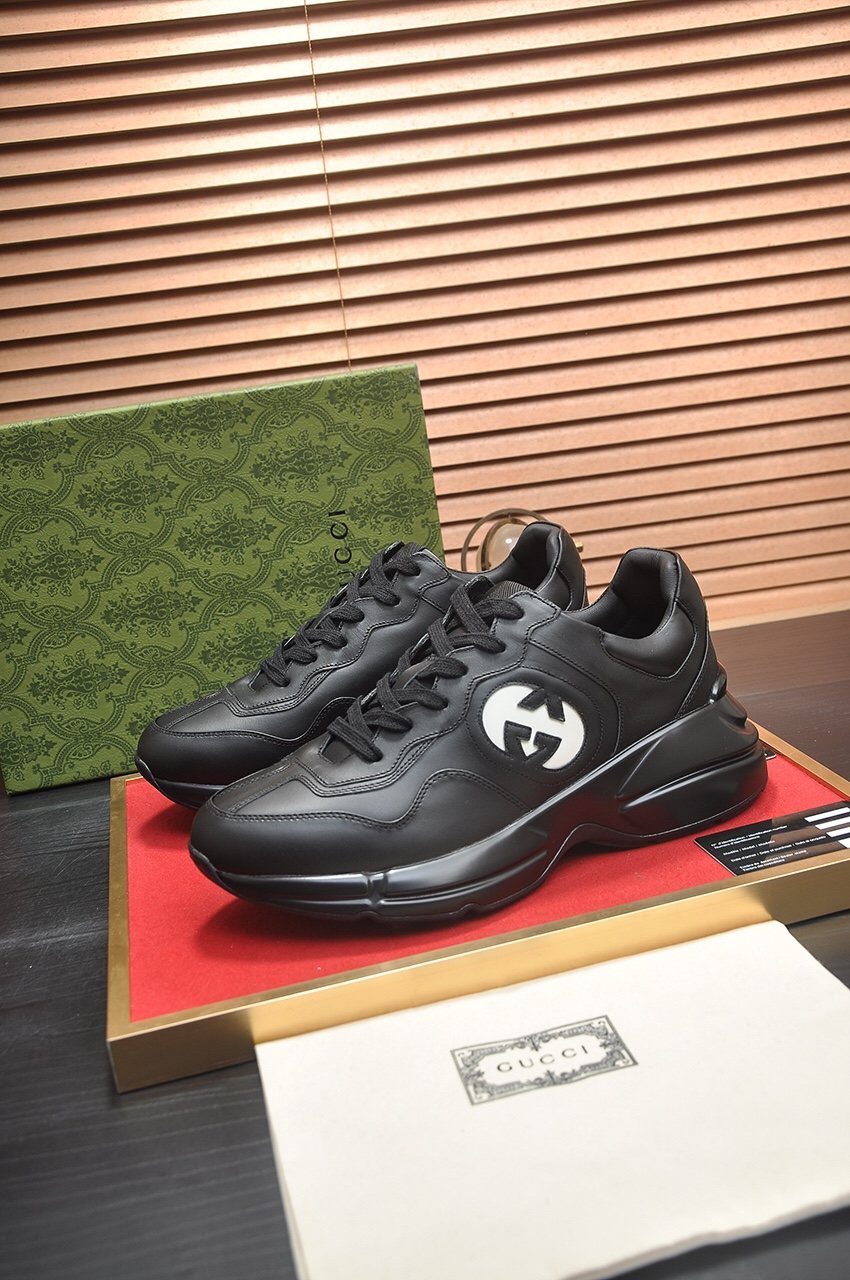 Gucci Black Logo Low-Top Sneakers