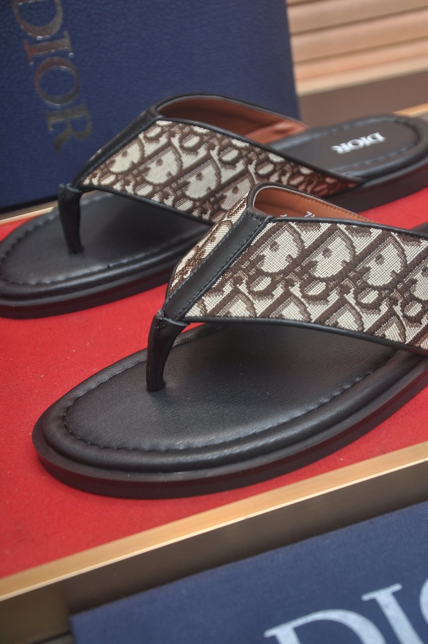 Dior Patterned Strap Thong Sandals - Layered Sole With Stitched Edge