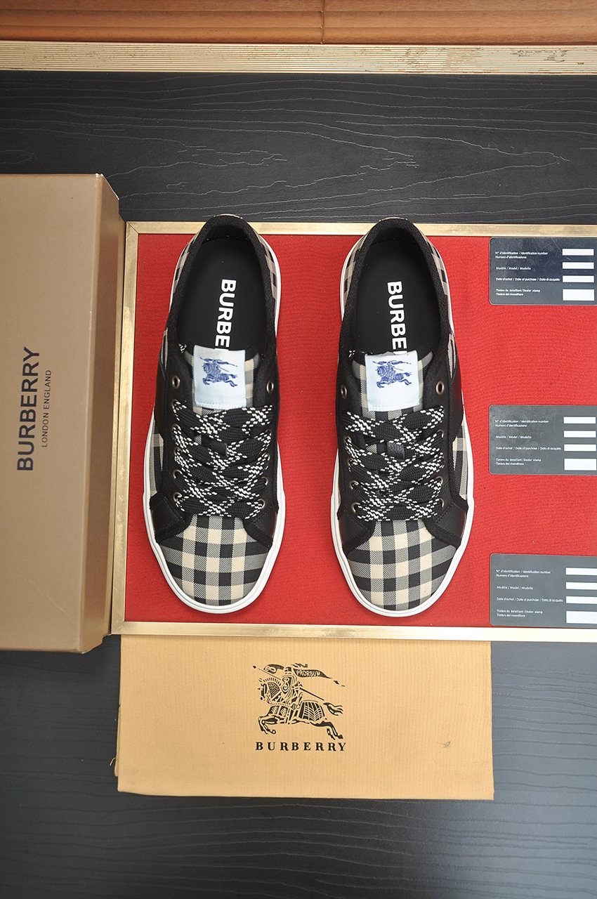Burberry Check Low-Top Sneakers - Padded Collar