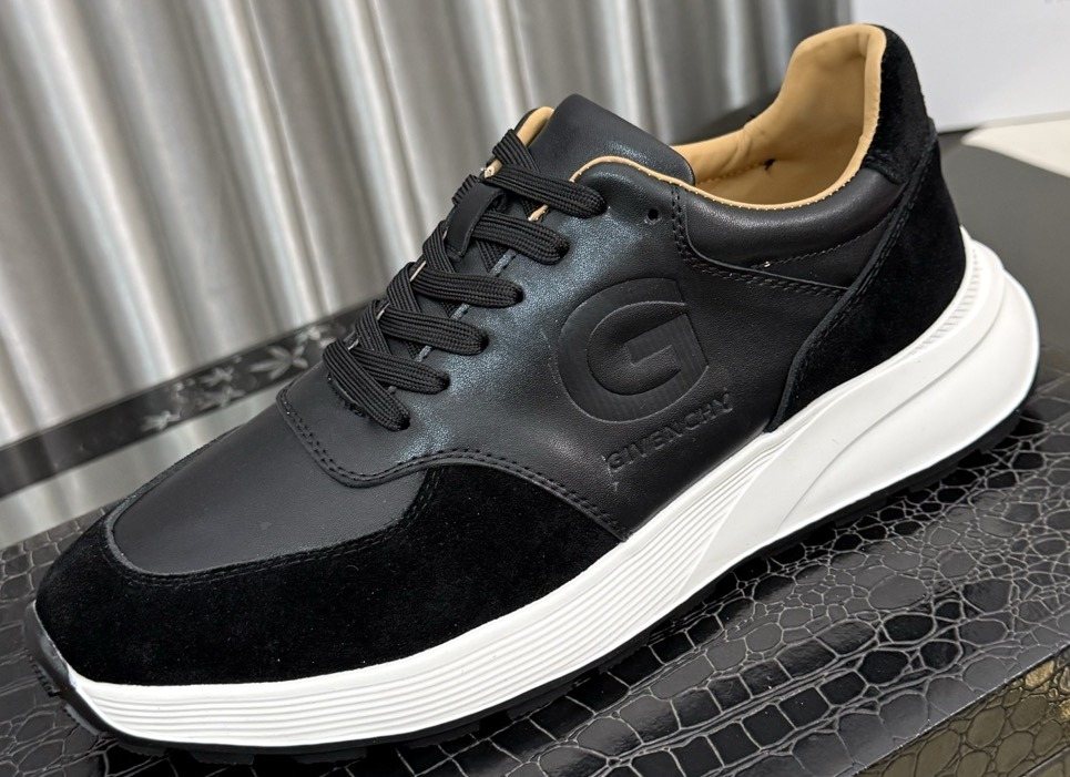 Givenchy Panel Low-Top Sneakers